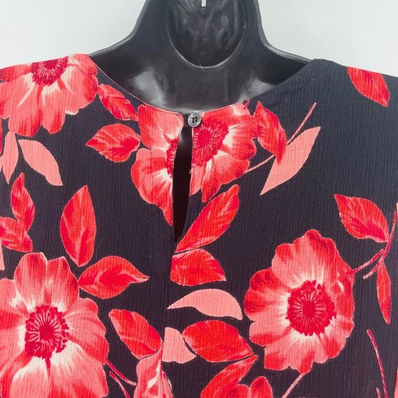 Floral Maxi Dress in Red and Black - Picture 3 of 8